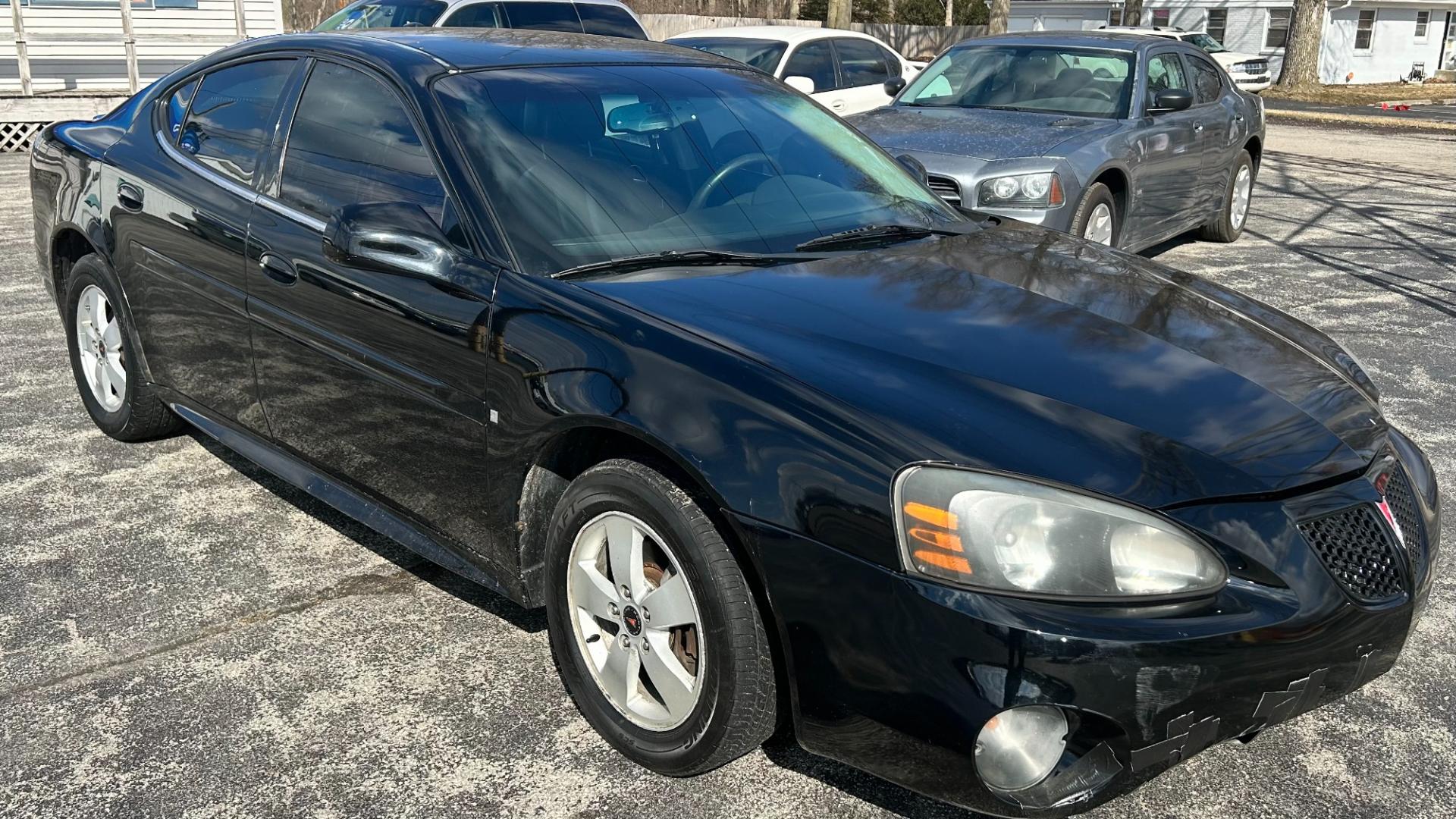 2006 Black /BLACK Pontiac Grand Prix Base (2G2WP552361) with an 3.8L V6 OHV 12V engine, 4-Speed Automatic Overdrive transmission, located at 2710A Westlane Rd., Indianapolis, IN, 46268, (317) 291-2000, 39.885670, -86.208160 - Photo#3